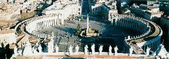 ヴァチカン市国−見えないけれど円形の柱の上にも像が何百と立っているの・・